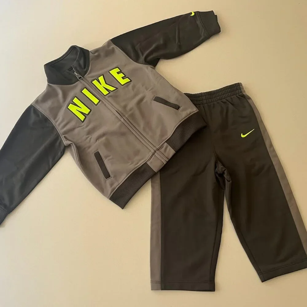 NIKE 2 pc sweatsuit - toddler size 18mo