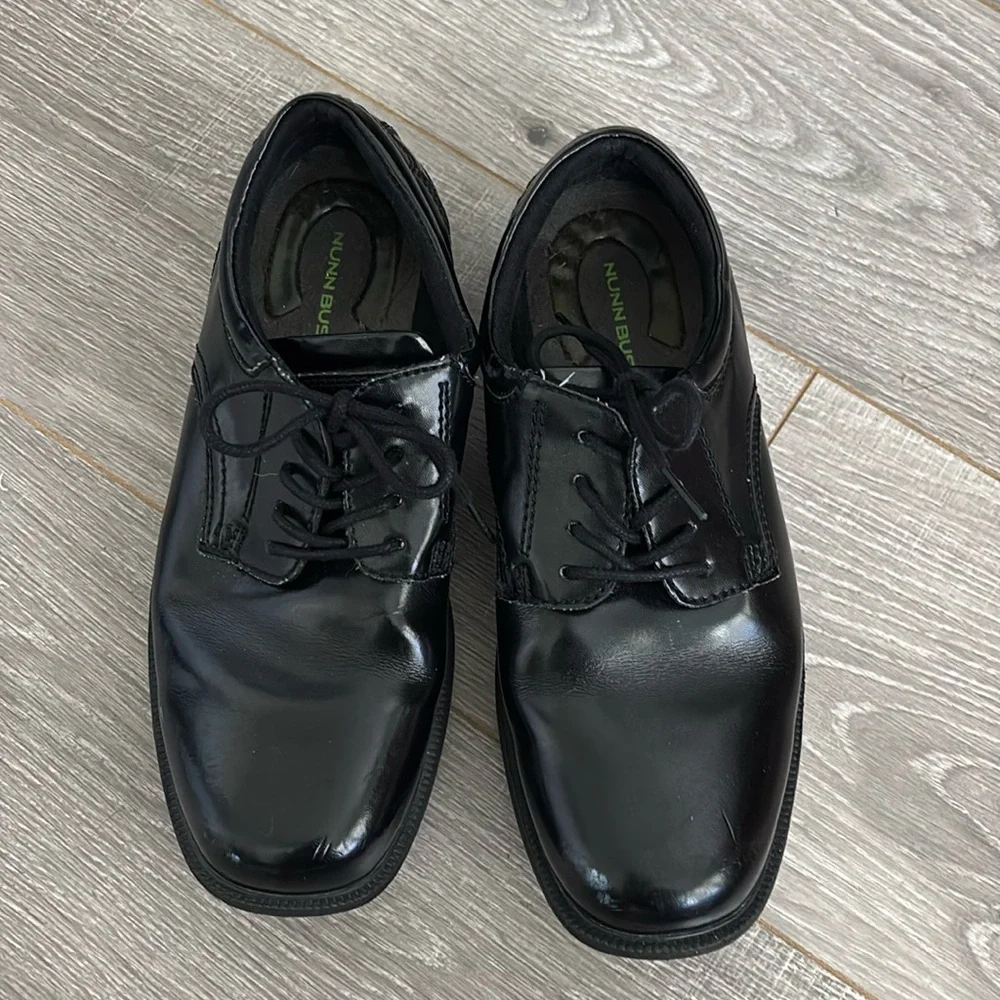 Nunn Bush Kore men's black dress shoes Sz 8.5 EUC