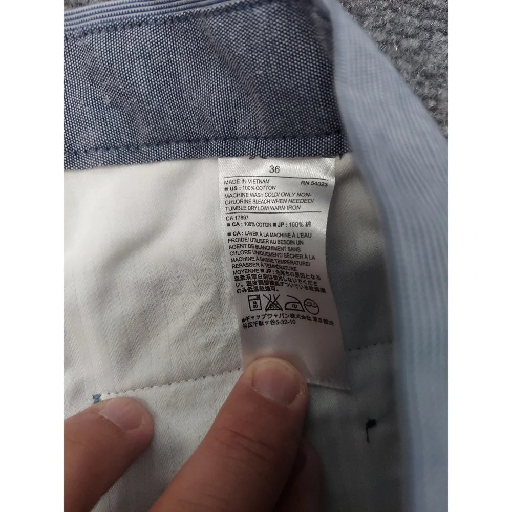 Banana Republic noting wear preppy