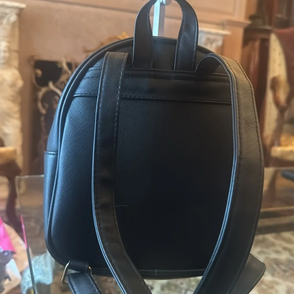 N/A stylish black