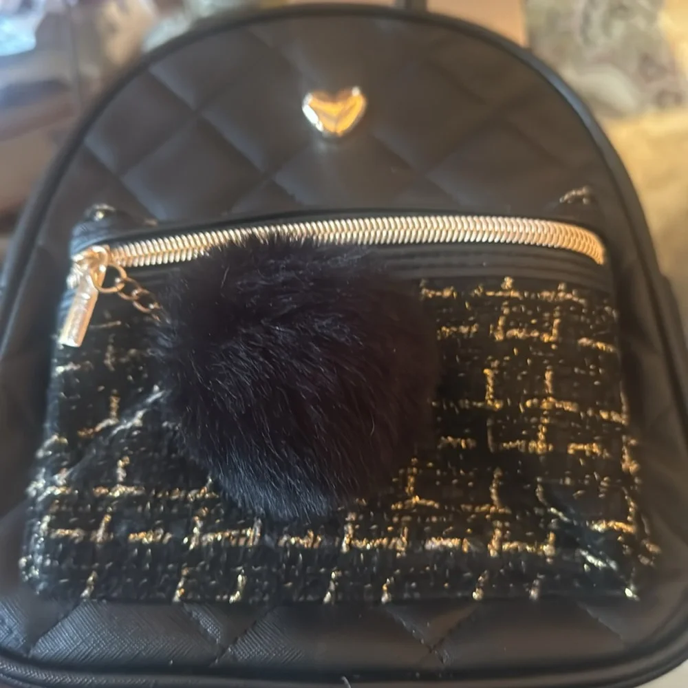 N/A stylish black