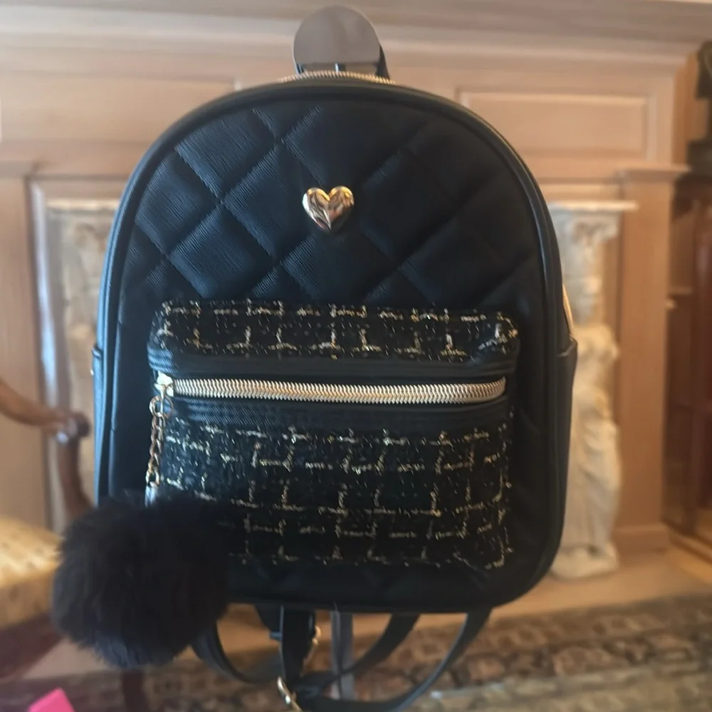 N/A stylish black