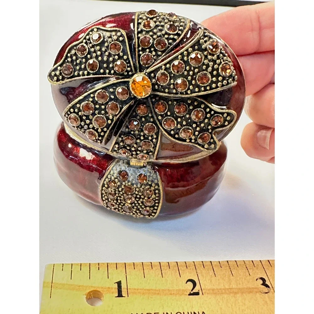 N/A elegant trinket