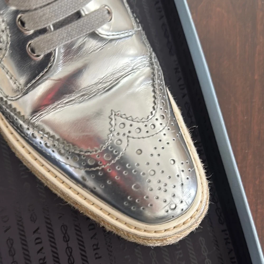 Prada elegant wingtip