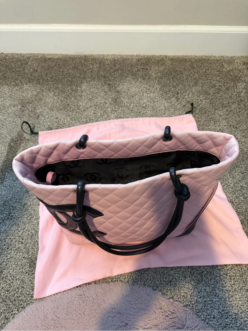CHANEL beautifully from pockets