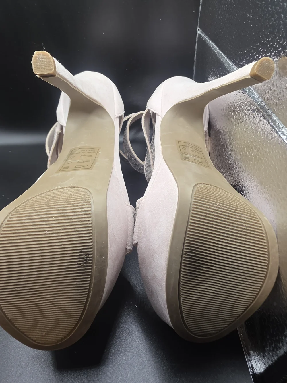 Shoe Dazzle eye catching
