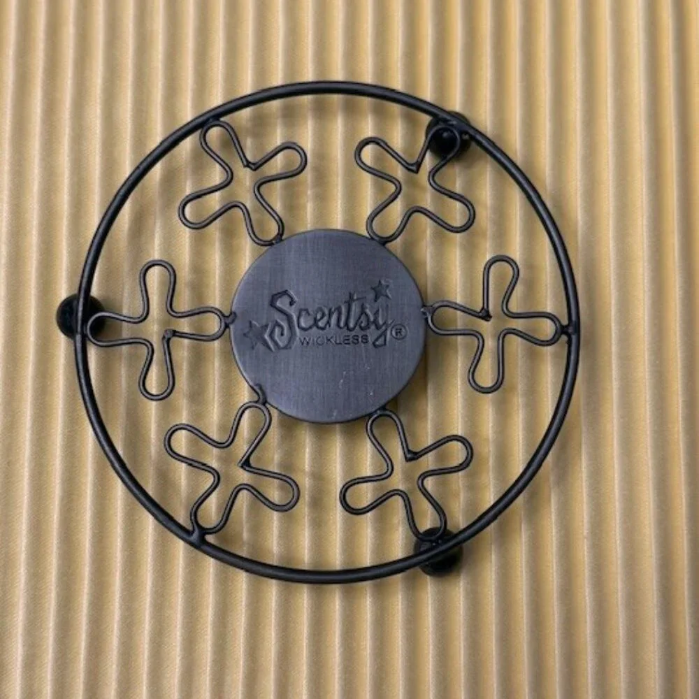 Scentsy flower warmer