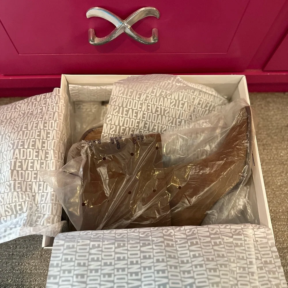 Steve Madden brand new