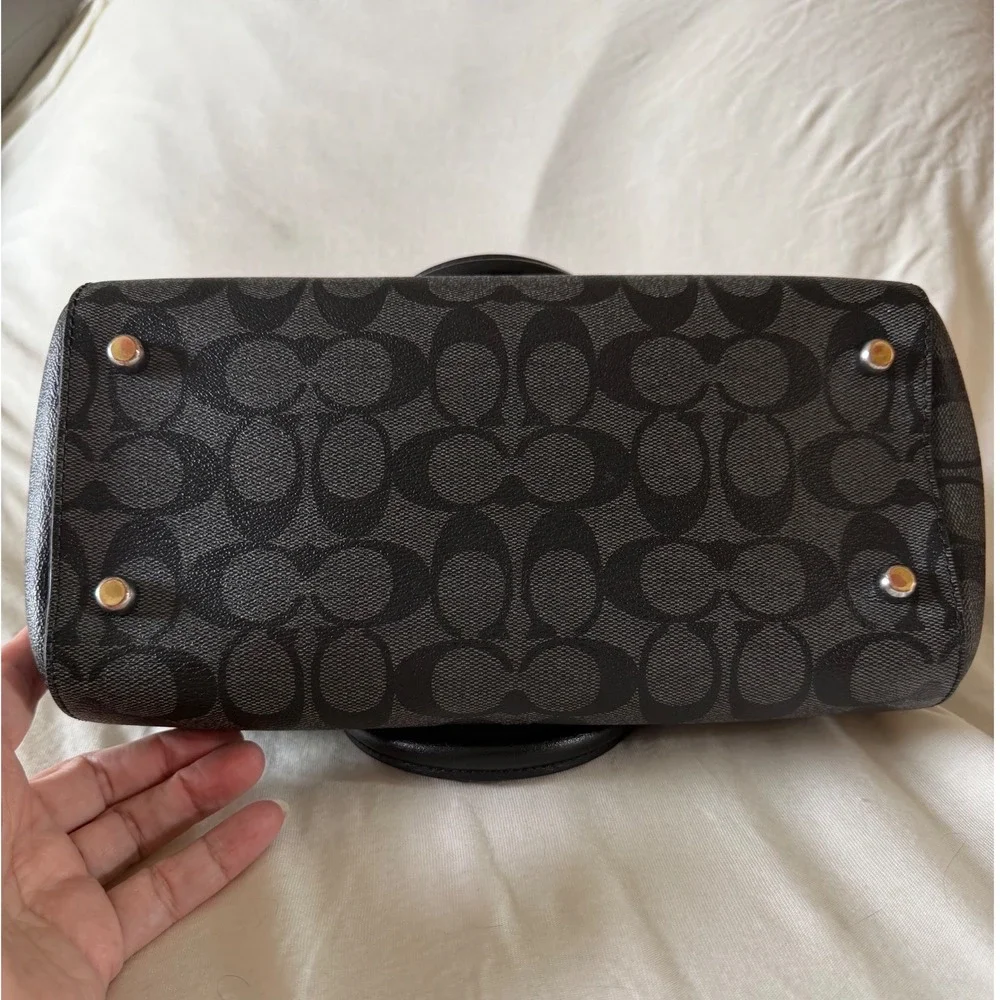 Coach satchel signature