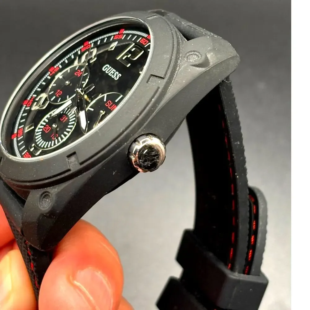 Guess dash w1256g1