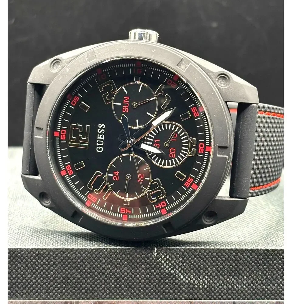 Guess dash w1256g1