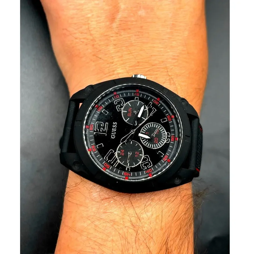 Guess dash w1256g1