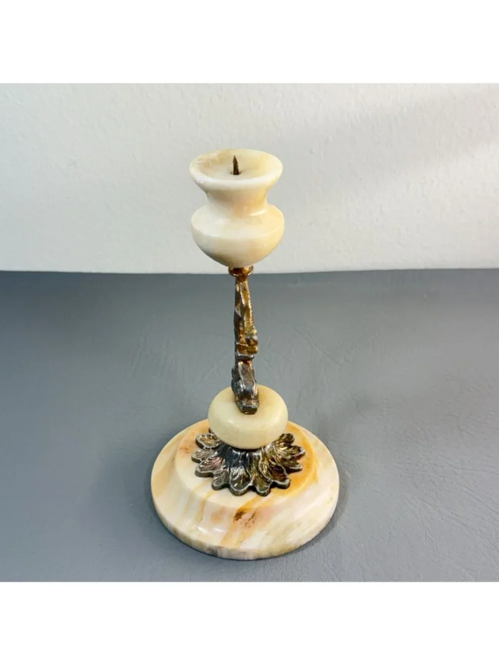 Unbranded striking vintage