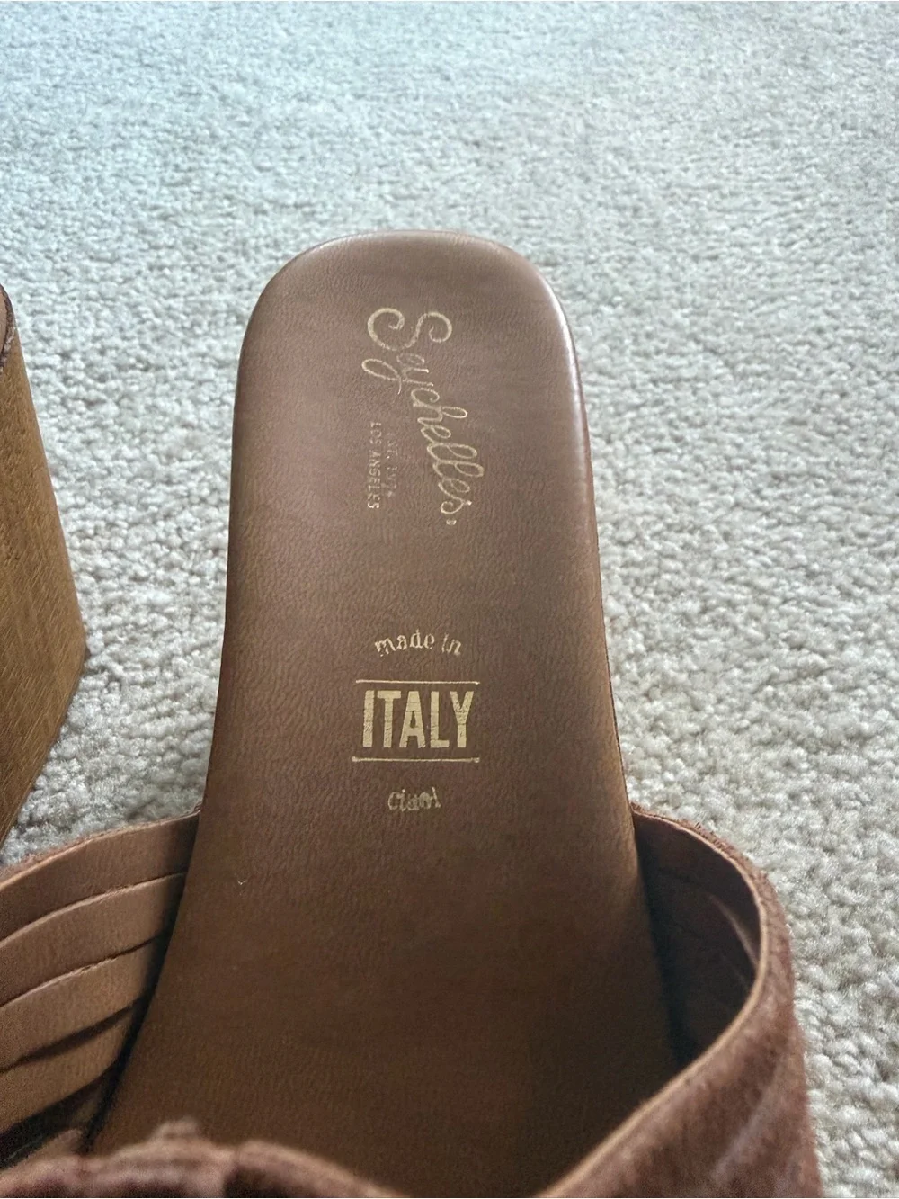 Seychelles women’s slide