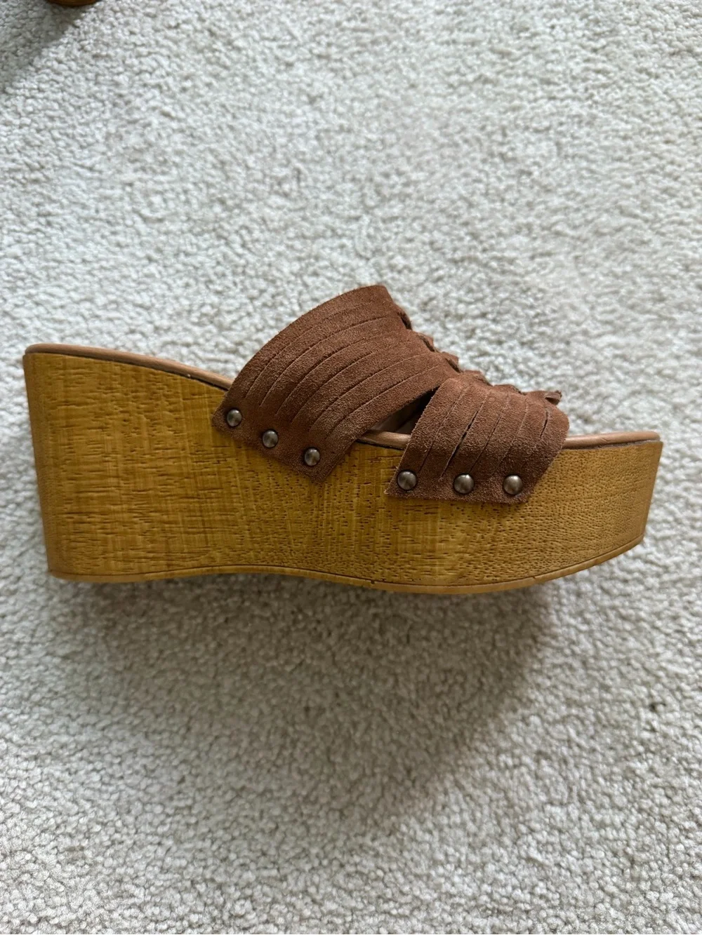 Seychelles women’s slide
