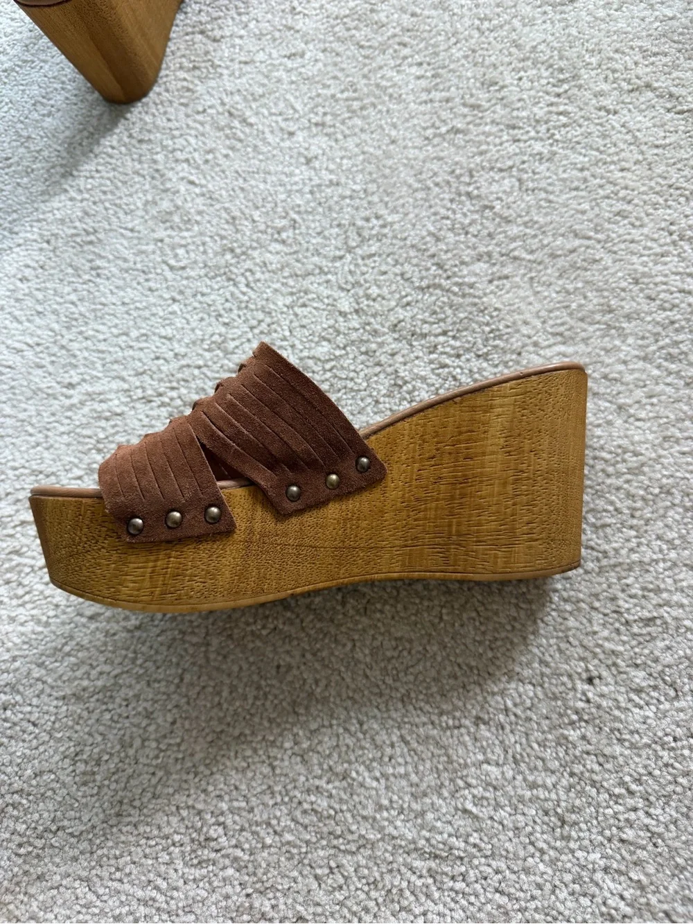 Seychelles women’s slide