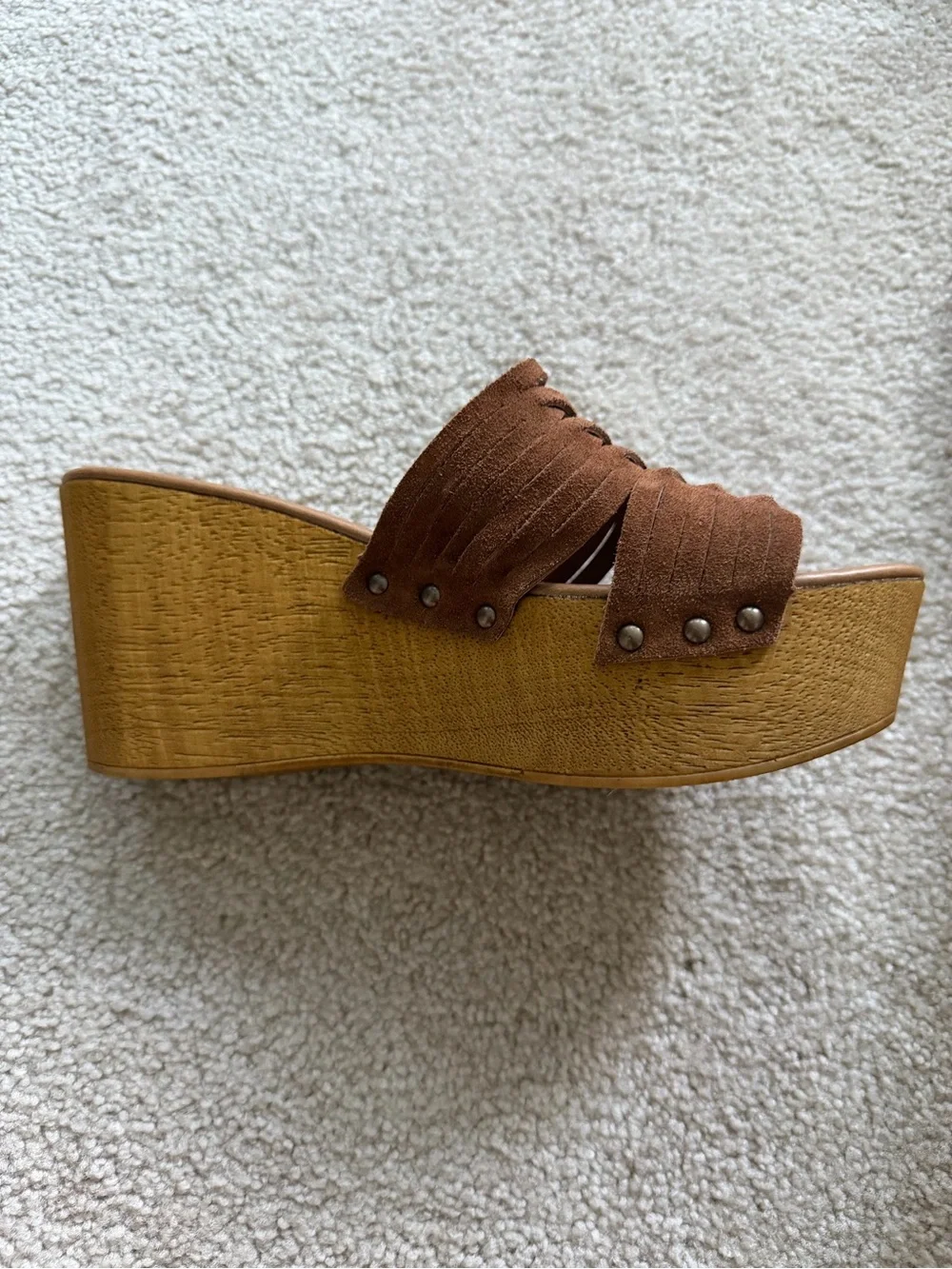 Seychelles women’s slide