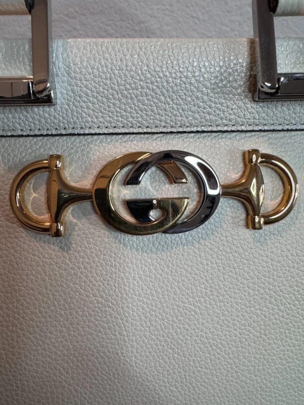 Gucci elegant zumi