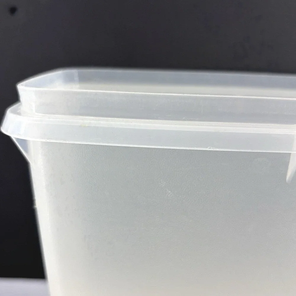 Tupperware vintage cereal