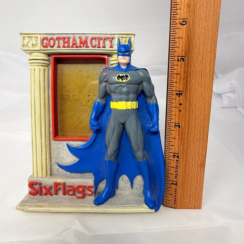 Vintage 1998‎ Batman Gotham City Six Flags 3D Sculpted Photo Frame DC Comics