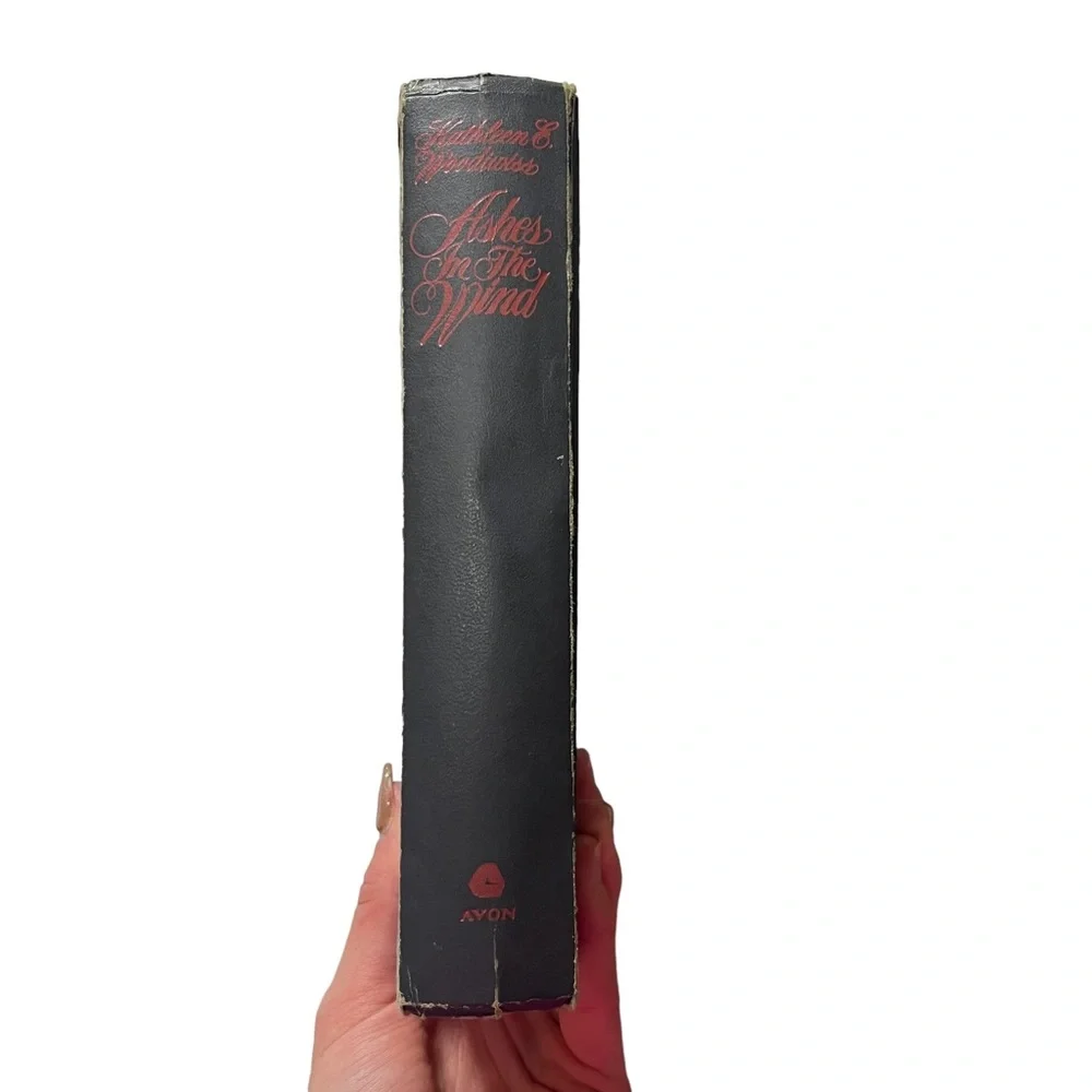 Kathleen E. Woodiwiss Ashes In The Wind Hardcover‎ Vintage 1979 Book