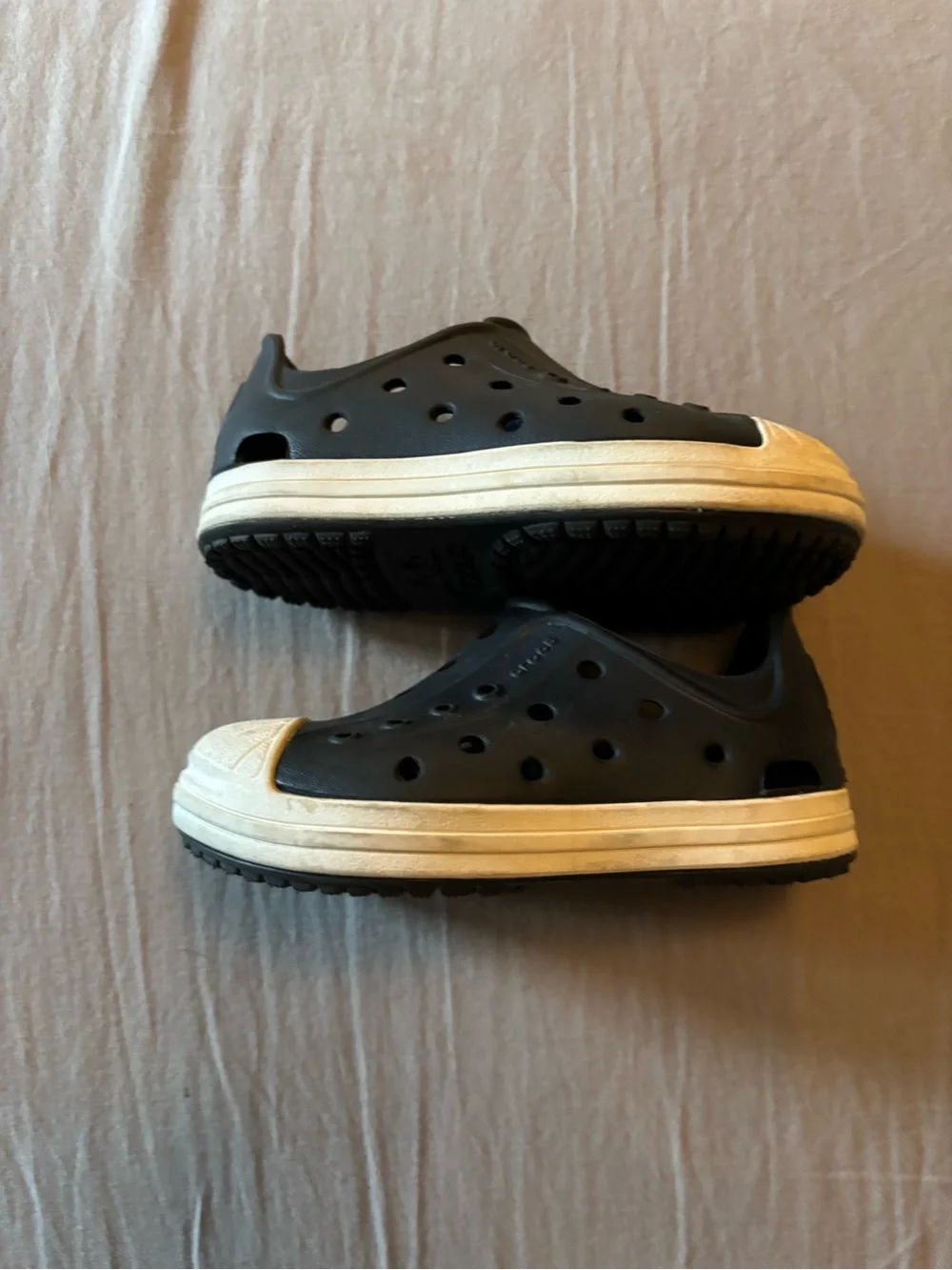 CROCS comfortable black