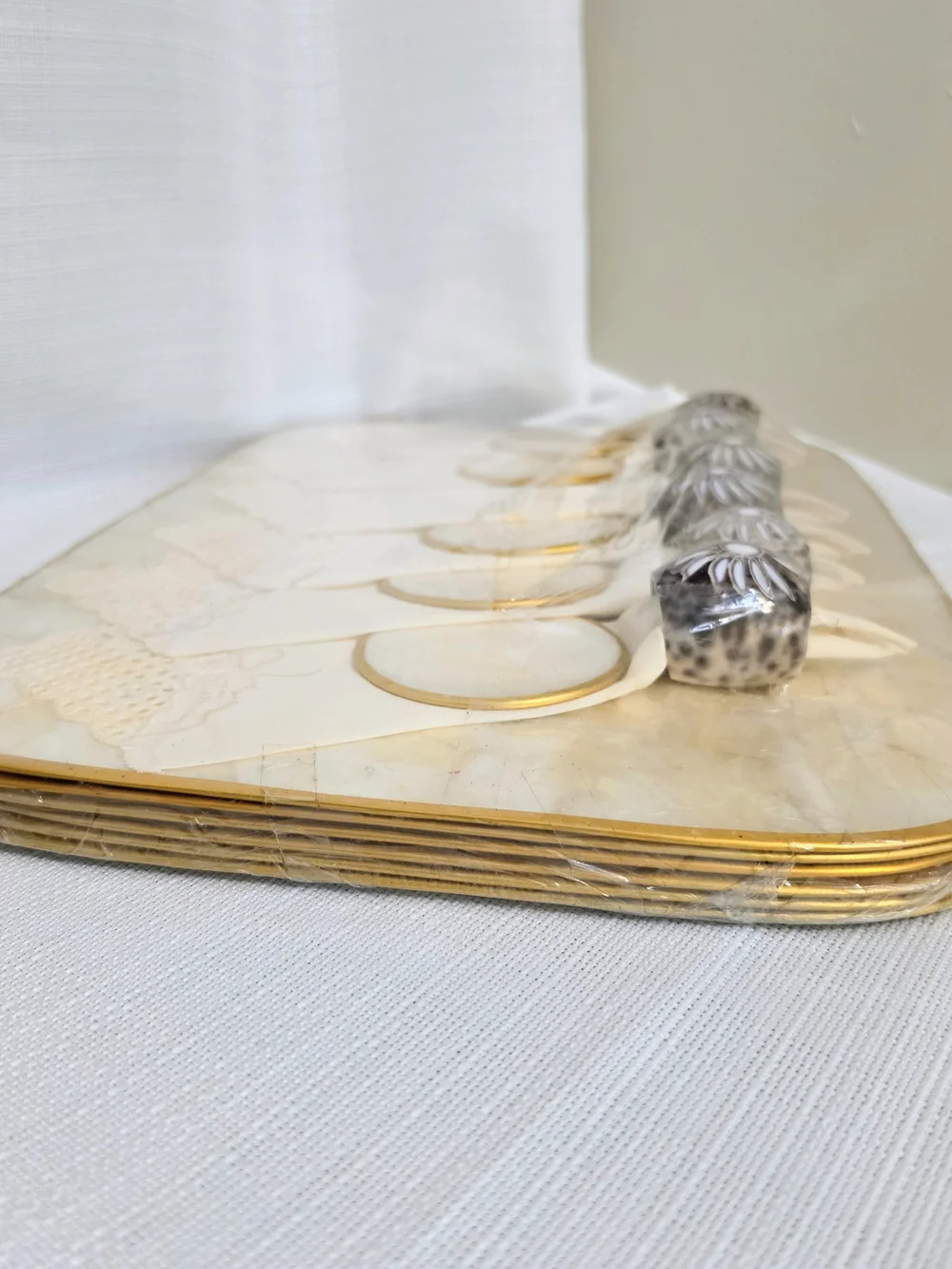 unmarked elegant gold