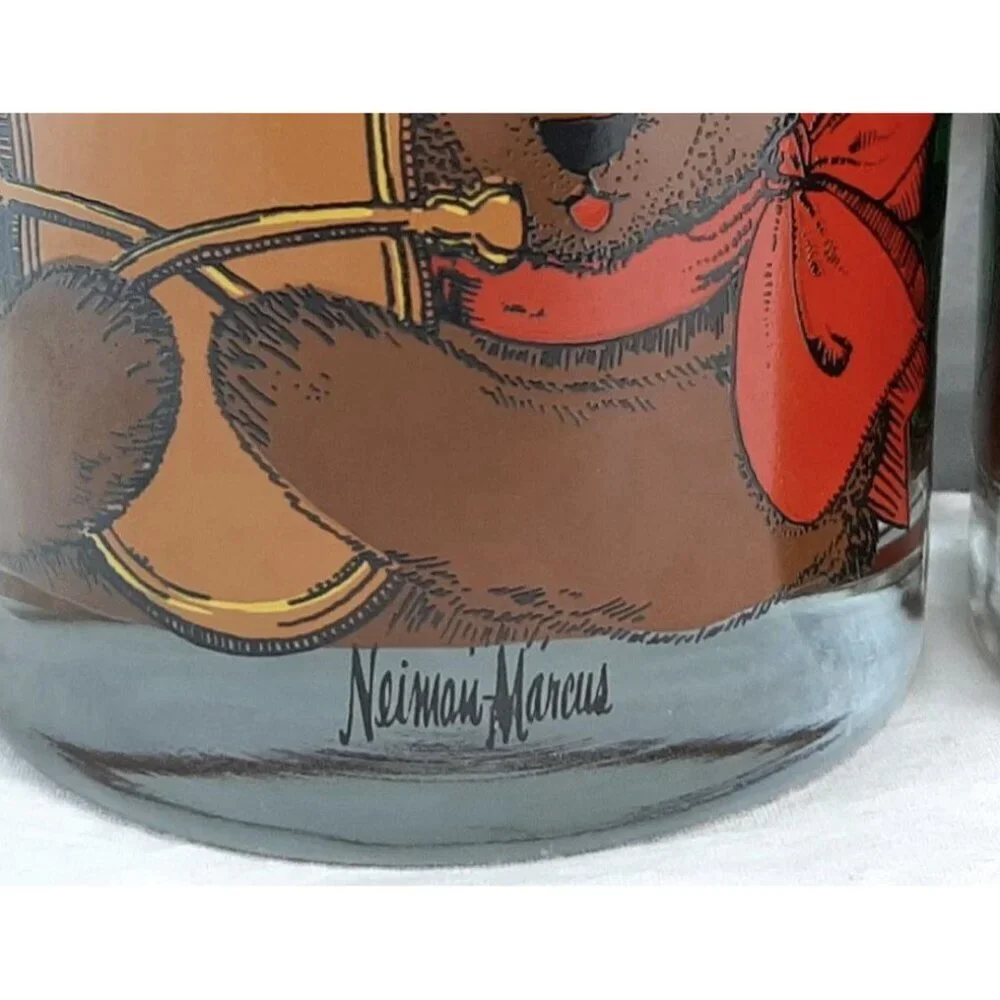 Neiman Marcus set glasses excellent