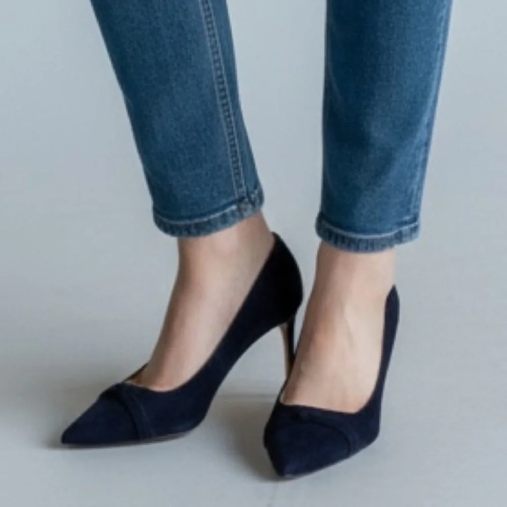 Stuart Weitzman excellent size