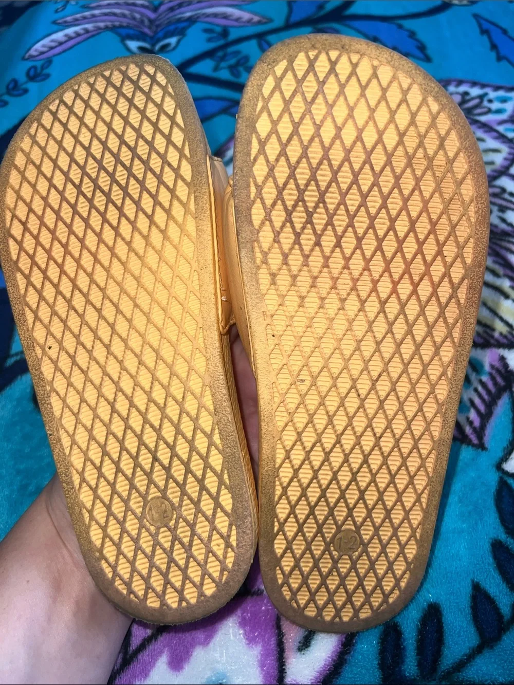 Old Navy soft slide