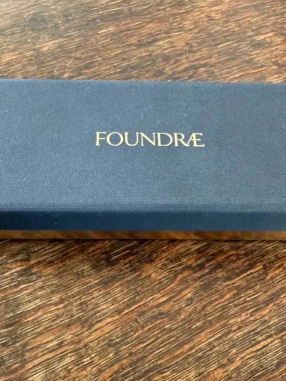 Foundrae elegant silk