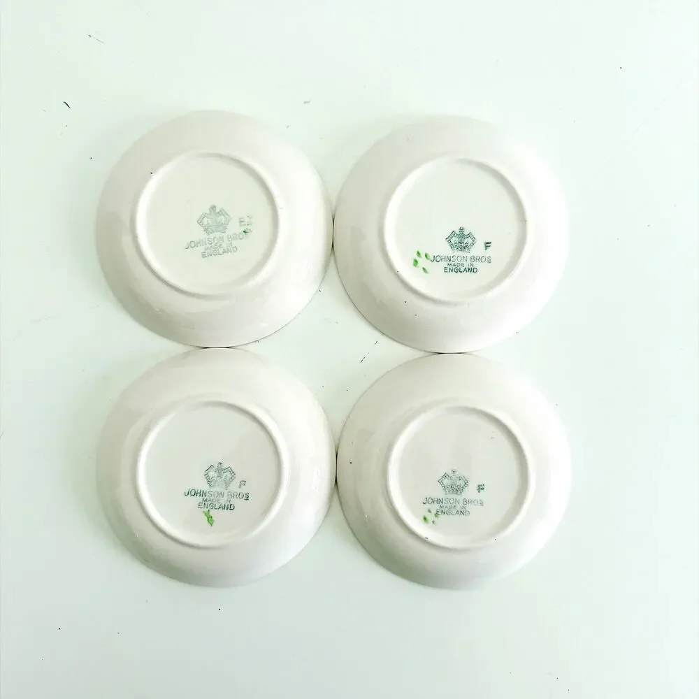 JOHNSON BROS IRONSTONE CHRISTMAS COASTER PLATES SET OF 4