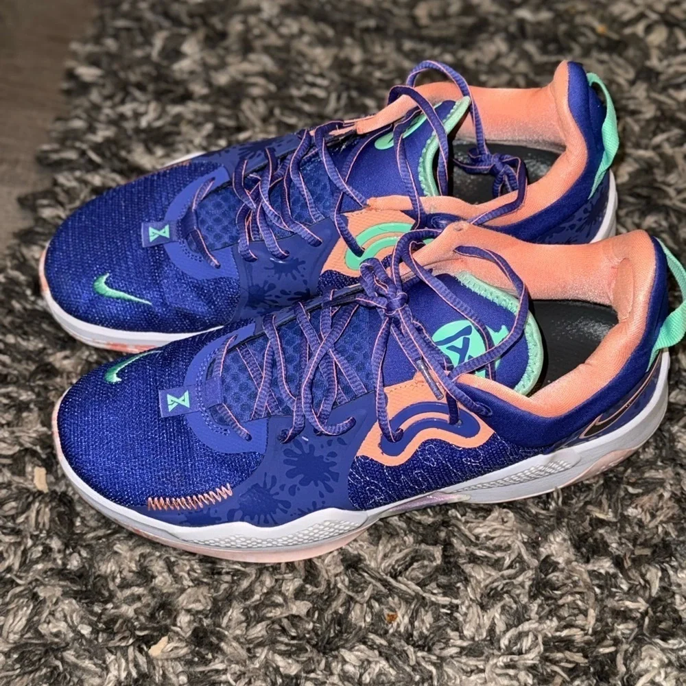 Nike stylish sneakers
