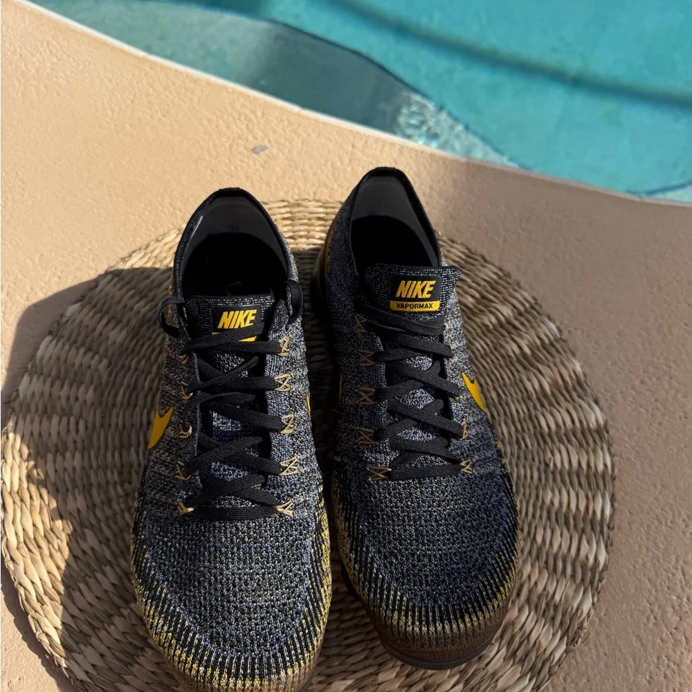 Nike dynamic shoes