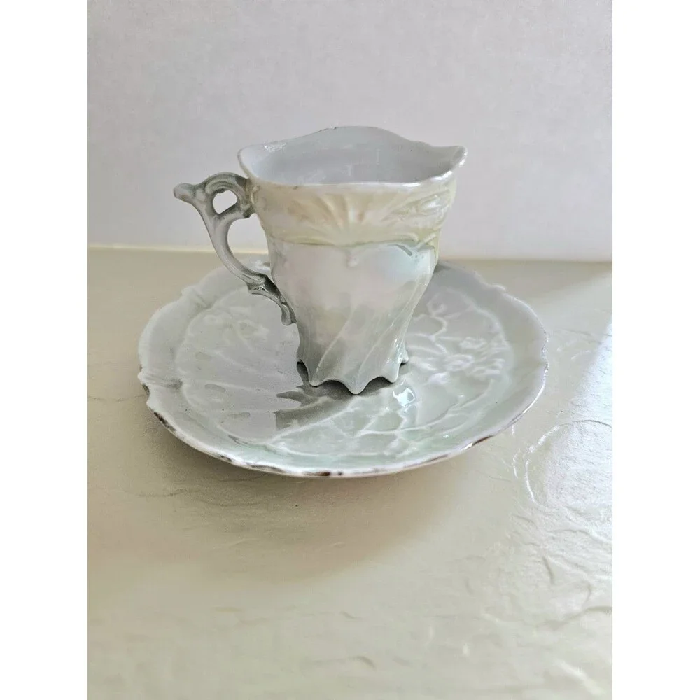 Unmarked vintage miniature