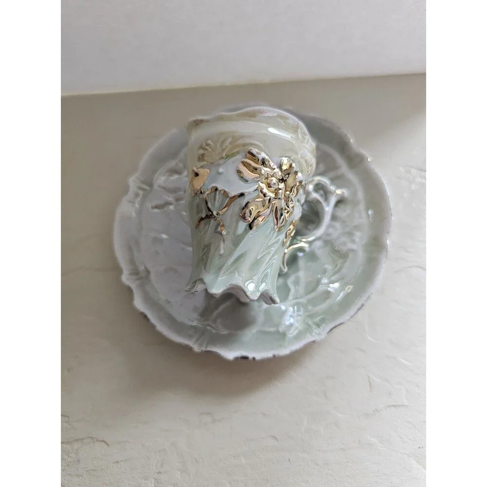 Unmarked vintage miniature