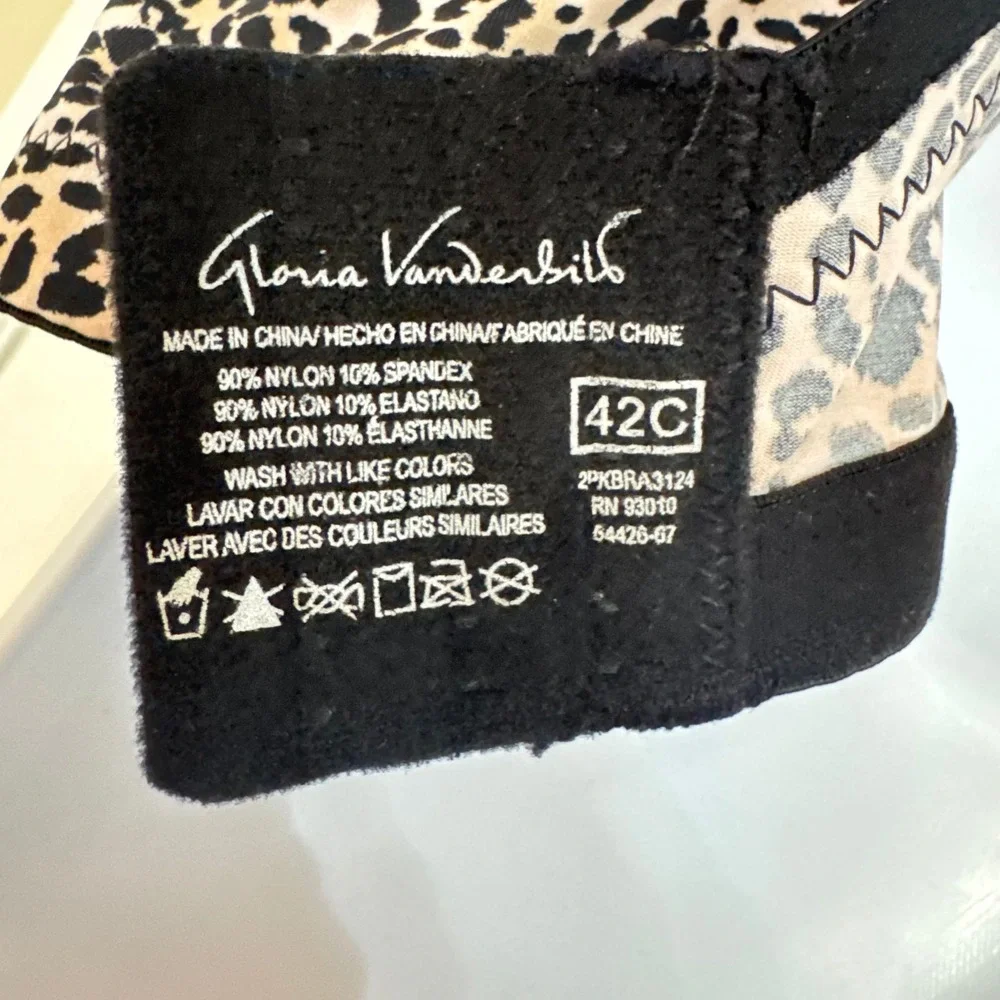 Gloria Vanderbilt gloria vanderbilt