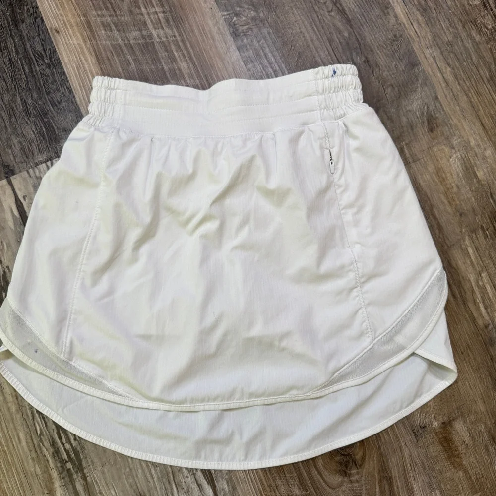 Lululemon‎ Skort Womens 2 White Pace Rival Skirt Athletic Tennis Golf Pickleball