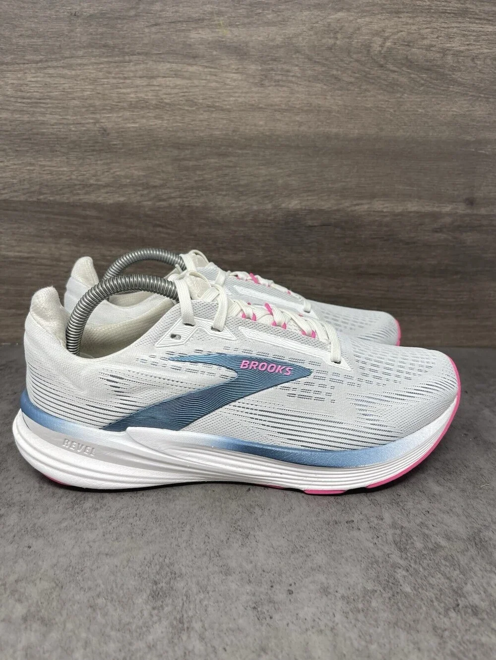 Brooks Revel 8 White Moonlight Pink Size 9 Womens Running Shoes Sneakers