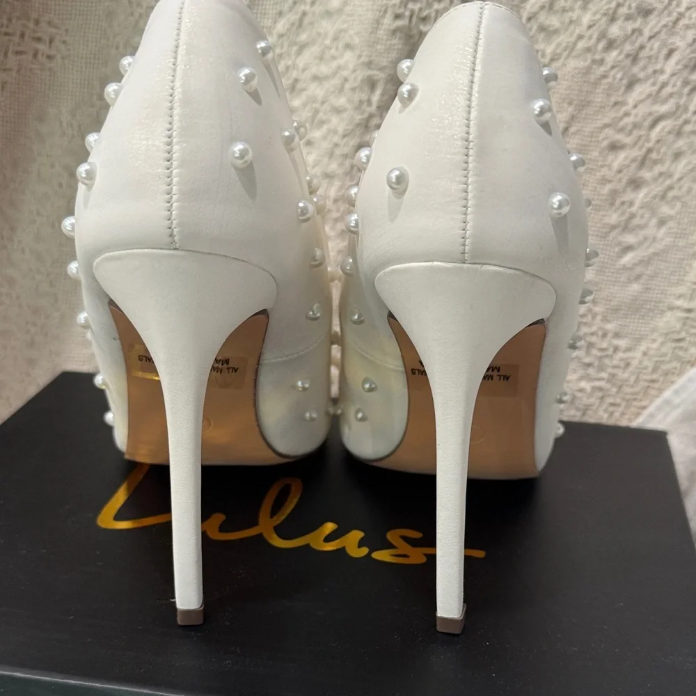 Lulus elegant pointed