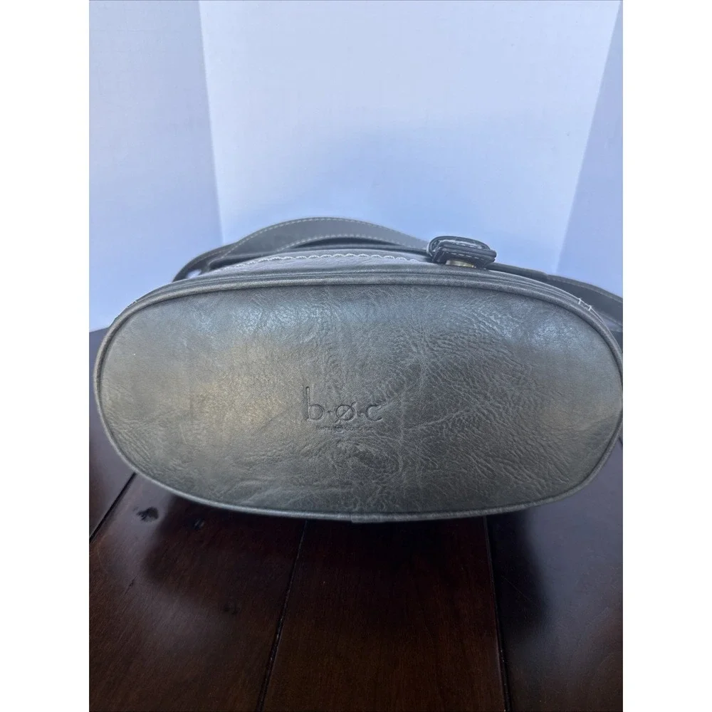 BOC Born Concept‎ Womens Gray Bucket Crossbody Shoulder Bag Zippered Pockets EUC