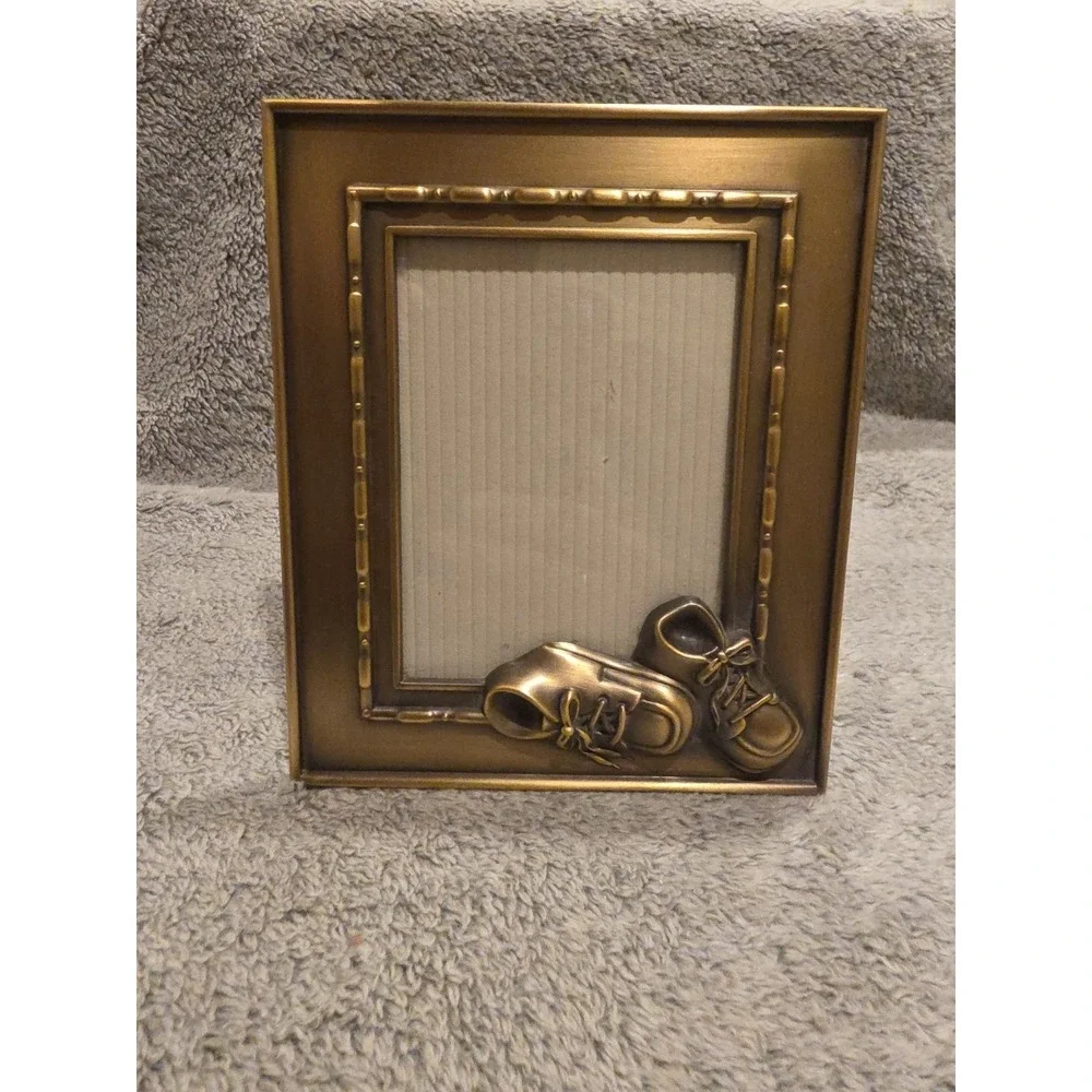 Vintage Baby Picture Frame‎ Brushed Metal 3D Baby Booties Small Holds 3.5x4.5