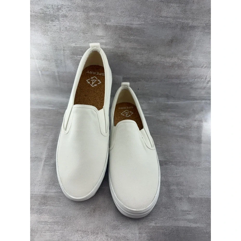 Sperry crest vibe