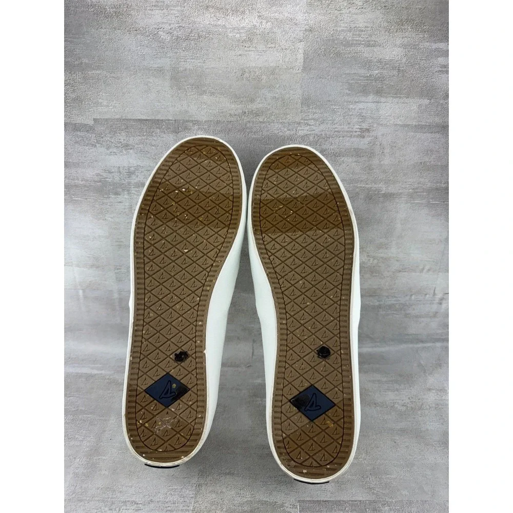 Sperry crest vibe