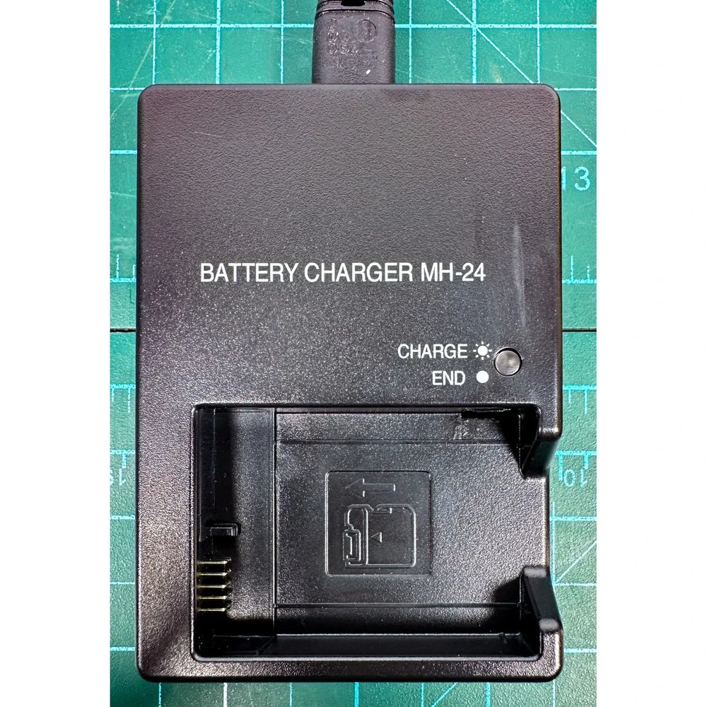 Nikon mh 24