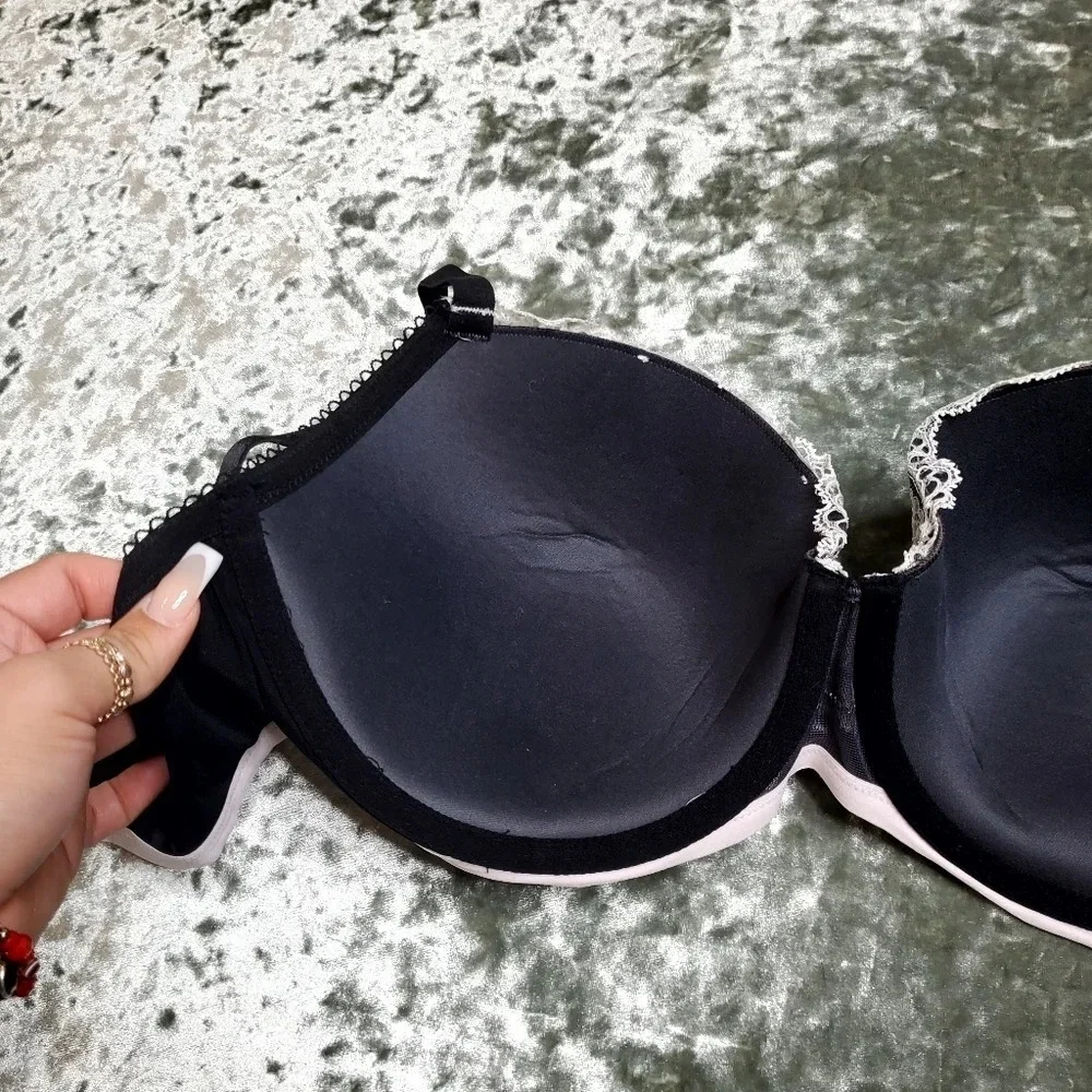 Victoria's Secret Gray Lace Bra‎ With Rhinestone