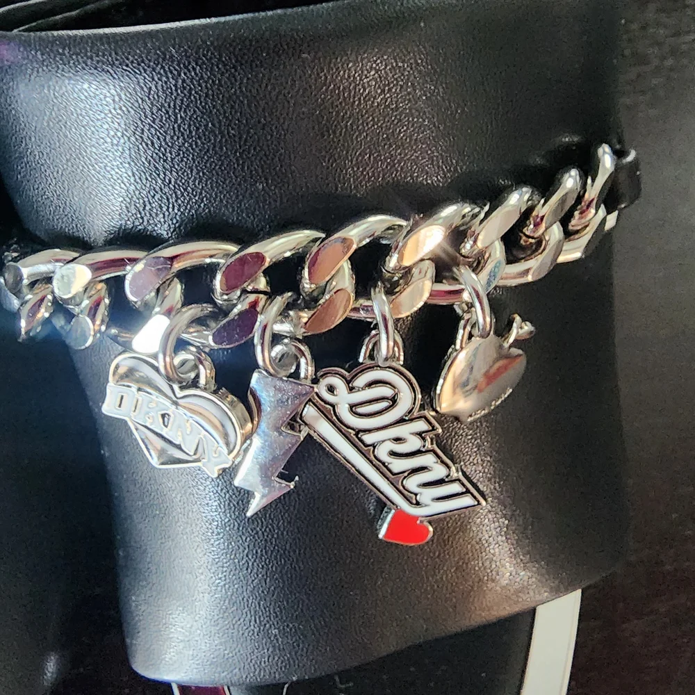 Dkny nwot sleek
