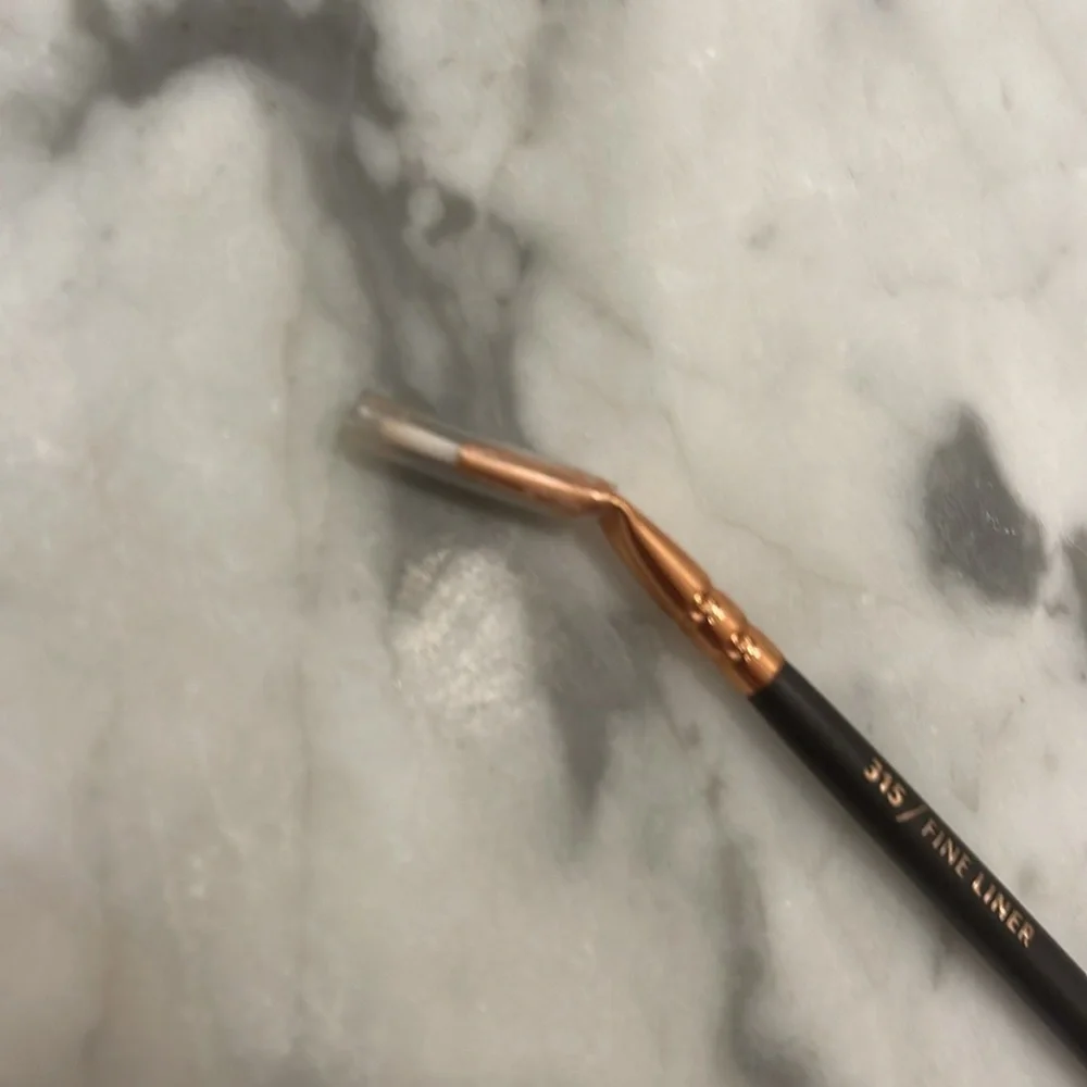 ZOEVA precision wing