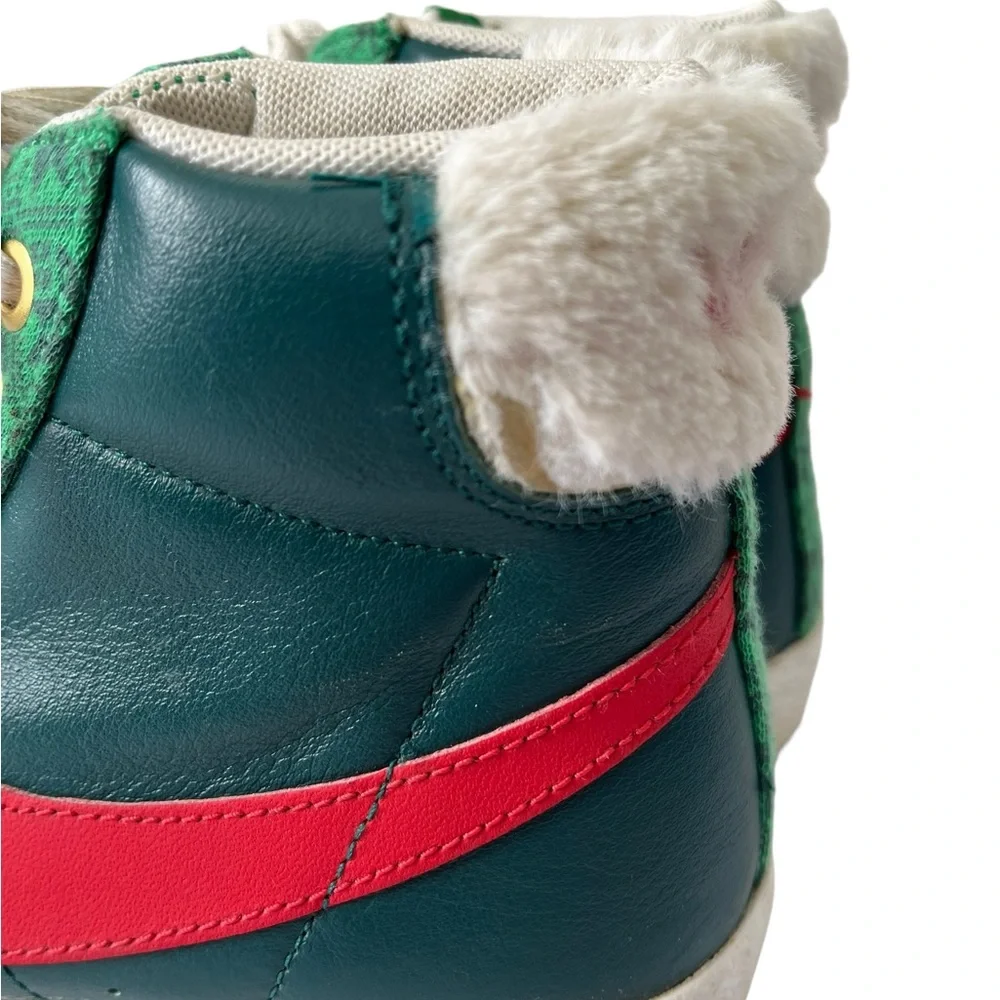 Nike shoes wear please