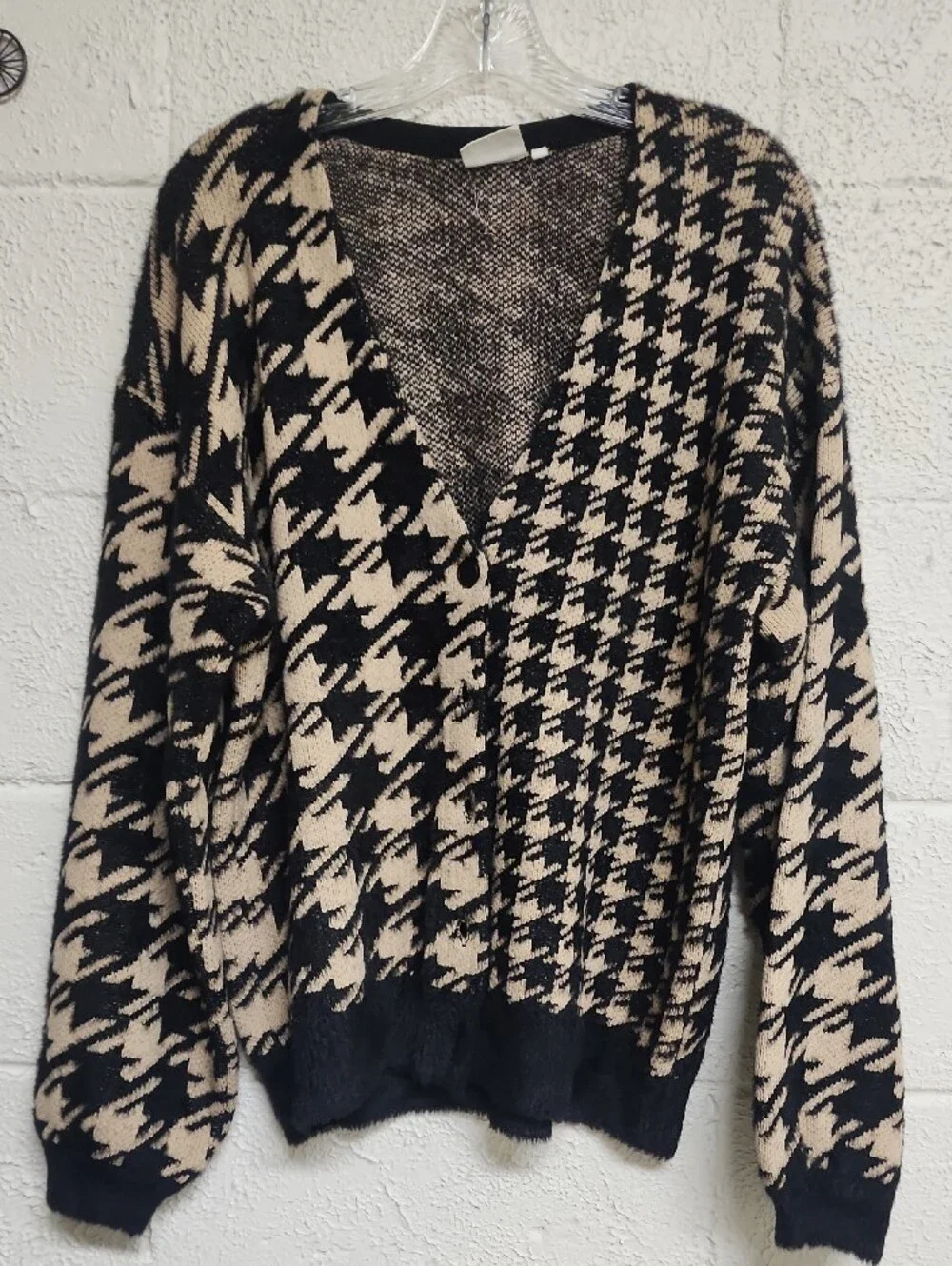 Houndstooth Knit Cardigan in Black and Beige